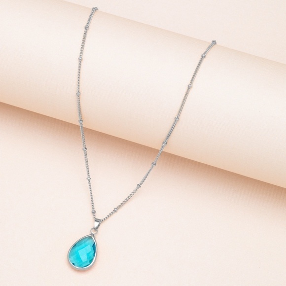 💖  Silvertone Teardrop Faceted Birthstone Pendant Necklace - Picture 4 of 11